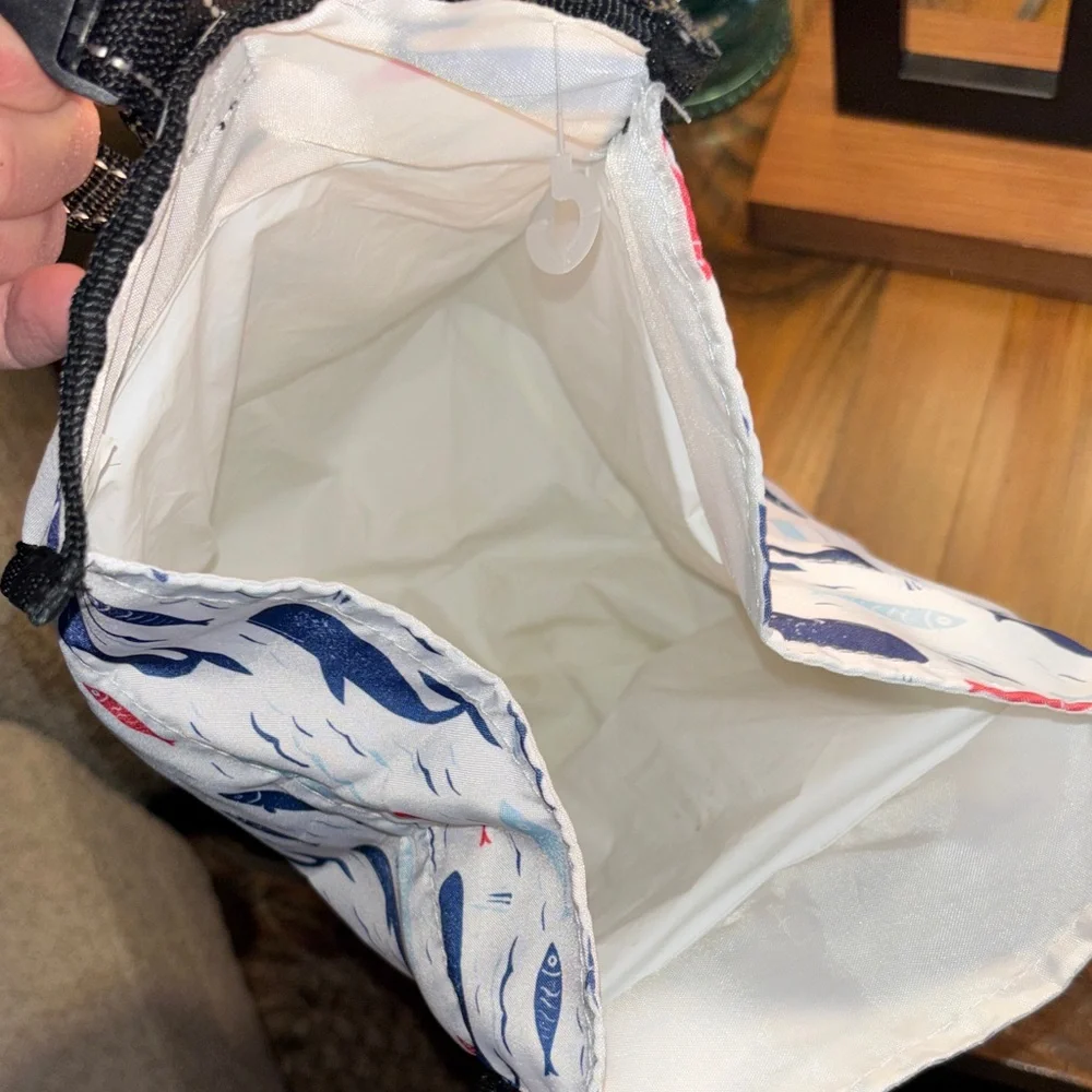 Scout Whale Print lunchbag - Blue, Red, and Black - Picture 6 of 9